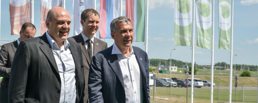 Михаил Мишустин и Рустам Минниханов в ОЭЗ Алабуга, 2008 год