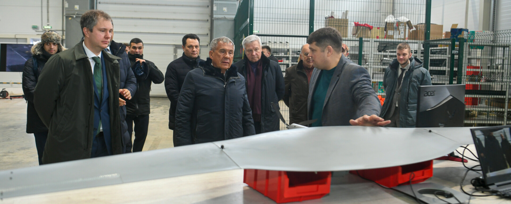 Р.Минниханов на производстве БПЛА в Алабуге