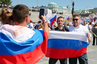 Празднуем День России